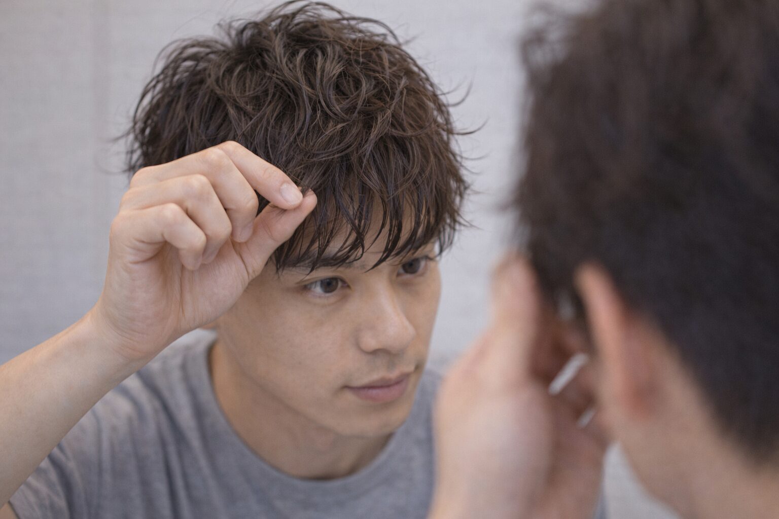 パーマ ワックス 束感 作り方 メンズ セット つまむ 仕上げ