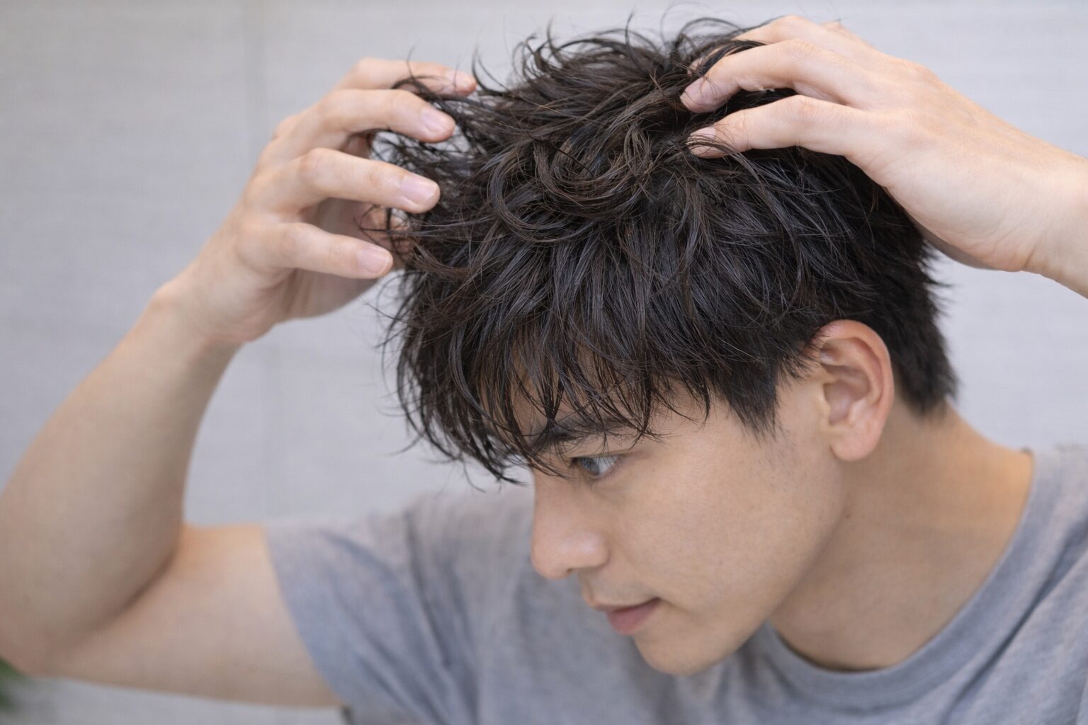 パーマ ワックス 付け方 トップ サイド 広げる メンズ セット 立体感