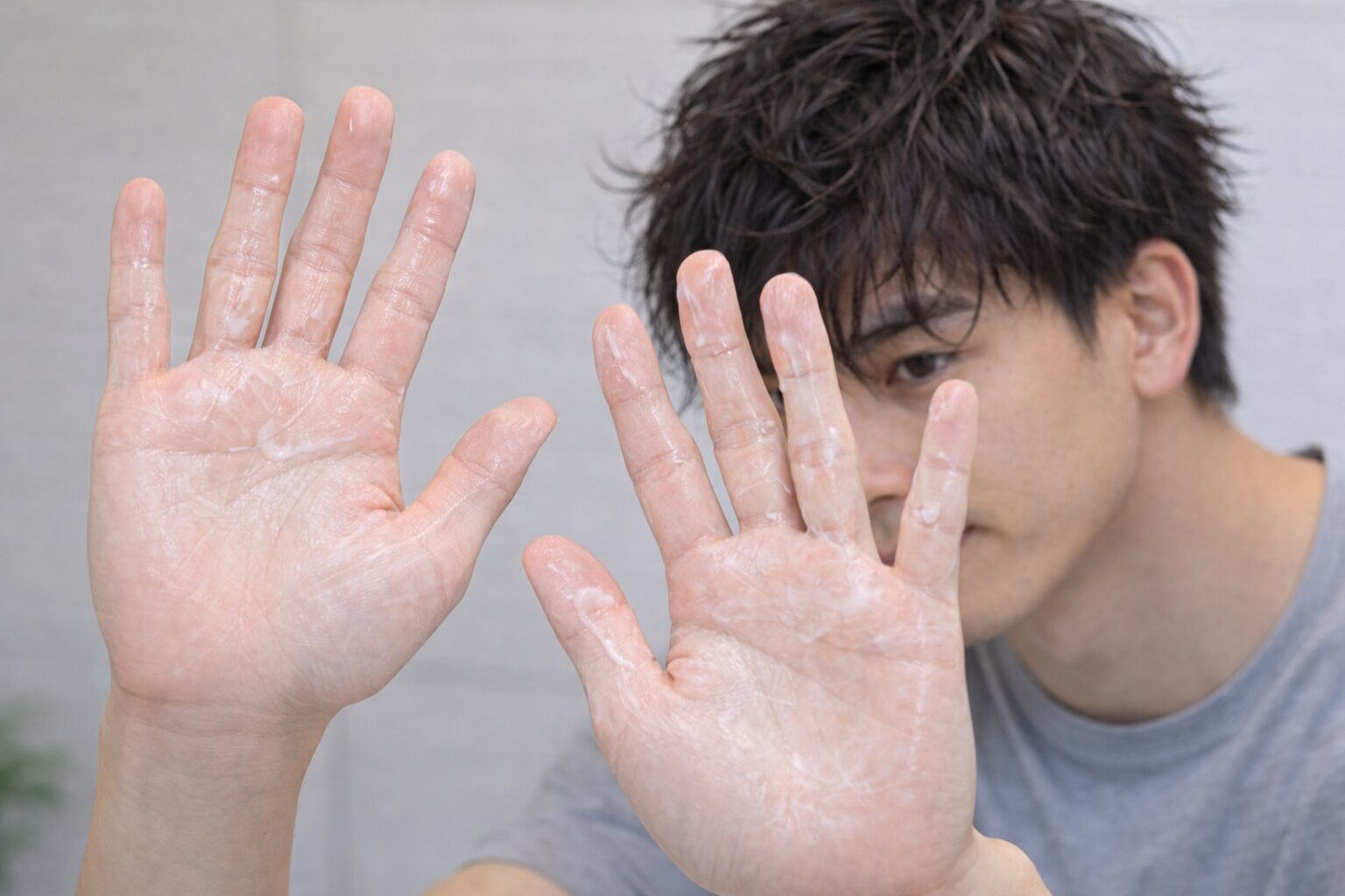 パーマ ワックス 付け方 手に伸ばす 指の間 メンズ セット